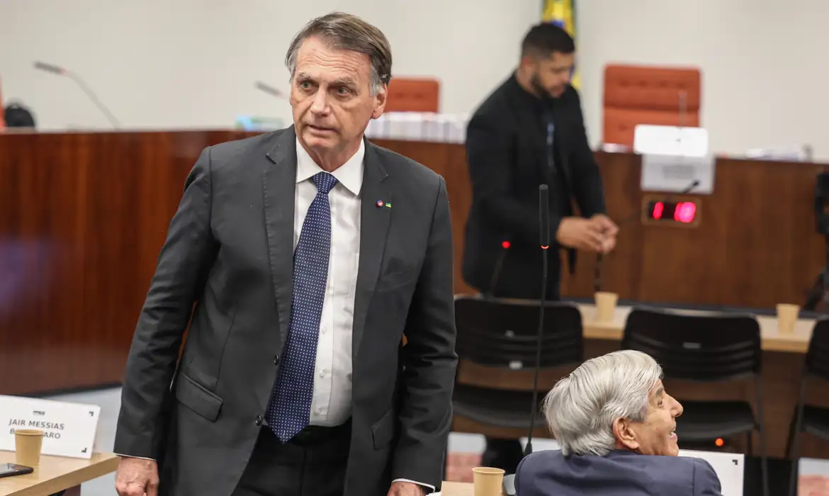 Leia mais sobre o artigo Recurso de Bolsonaro cita cerceamento de defesa e pede revisão da pena