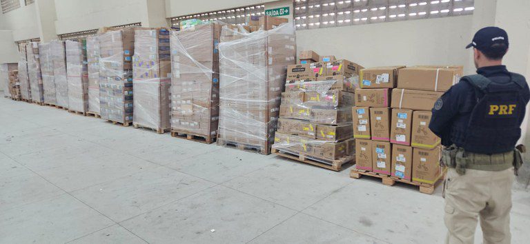 No momento, você está visualizando Grande carga de medicamentos transportados irregularmente é apreendida em Operação da PRF no RN
