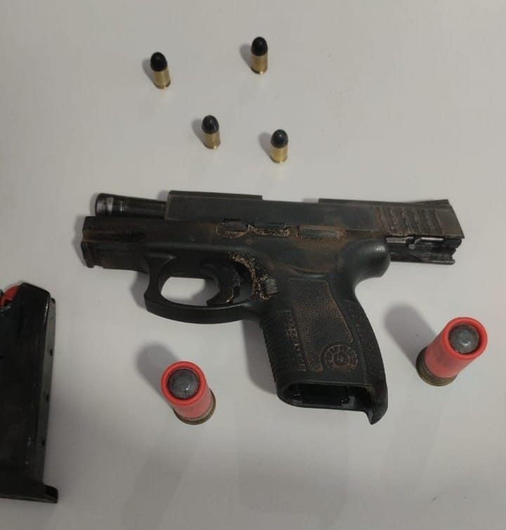 No momento, você está visualizando Policiais do 17º PM apreende pistola semiautomática e munições em Rio do Fogo/RN