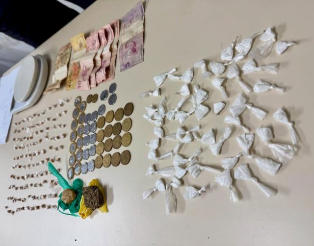 No momento, você está visualizando 17º BPM apreende adolescente por ato infracional análogo ao tráfico de drogas em Rio do Fogo/RN