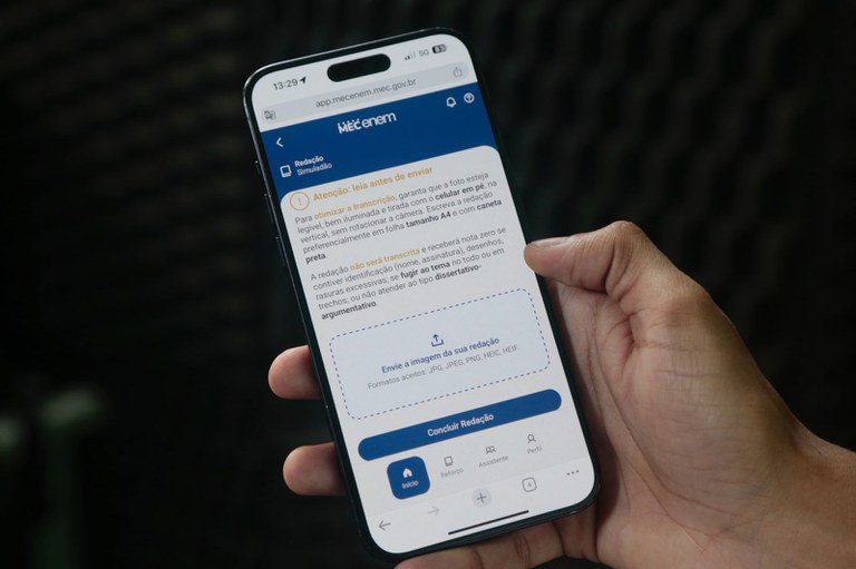 No momento, você está visualizando Governo lança aplicativo que apresenta questões e simulados do ENEM