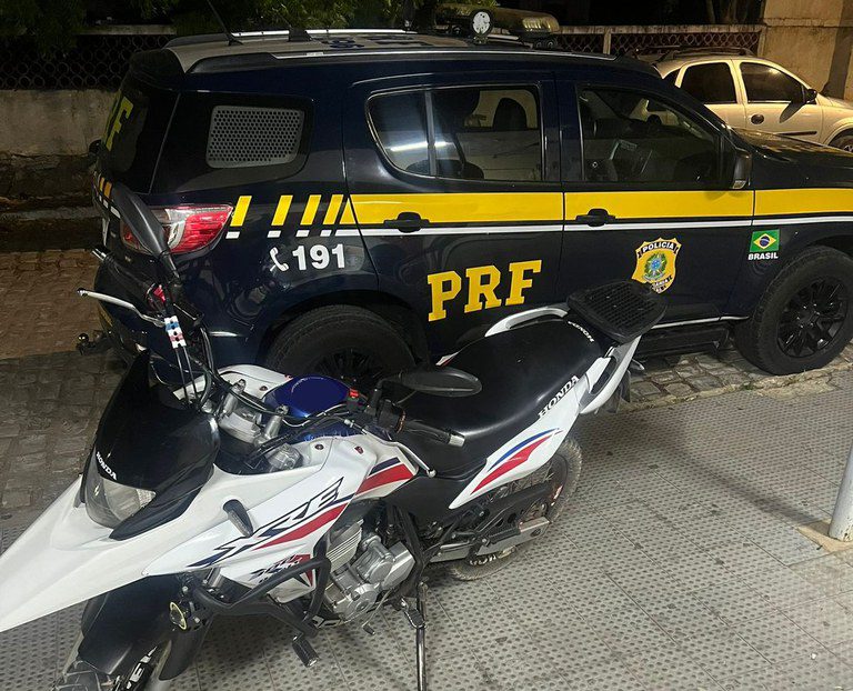 No momento, você está visualizando PRF recupera caminhonete roubada e moto adulterada no Rio Grande do Norte