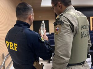 Leia mais sobre o artigo PRF realiza treinamento para coibir circulação de bebidas falsificadas no Rio Grande do Norte