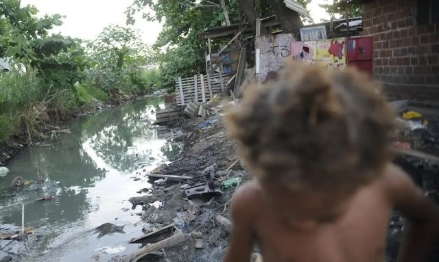 No momento, você está visualizando Falta de saneamento leva mais de 100 mil crianças à internação em 2024
