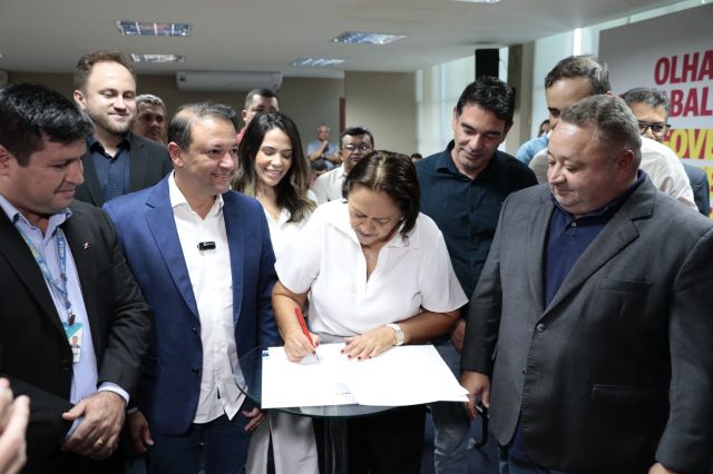 No momento, você está visualizando Governo do RN firmam acordo para investimento de R$ 60 milhões em policlínicas nas cidades de Ceará-Mirim e Açu