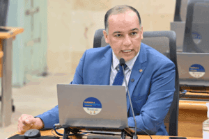 Leia mais sobre o artigo FEMINICÍDIO: Projeto de Lei do Deputado Taveira Jr. ganha destaque em PodCast apresentado pela mãe de Isabella Nardoni