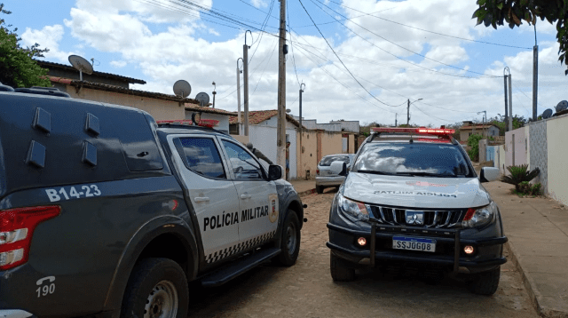 Leia mais sobre o artigo Motocicleta roubada é encontrada sendo desmontada em residência no município de Parazinho