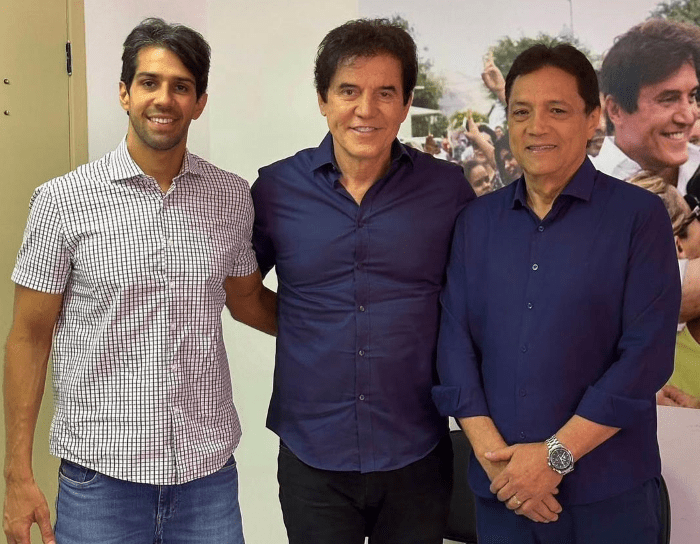 Leia mais sobre o artigo Eleições 2026: Deputado Federal Robinson Faria lidera pesquisa em Serra Caiada e reafirma compromisso com o município através de investimentos e parcerias 