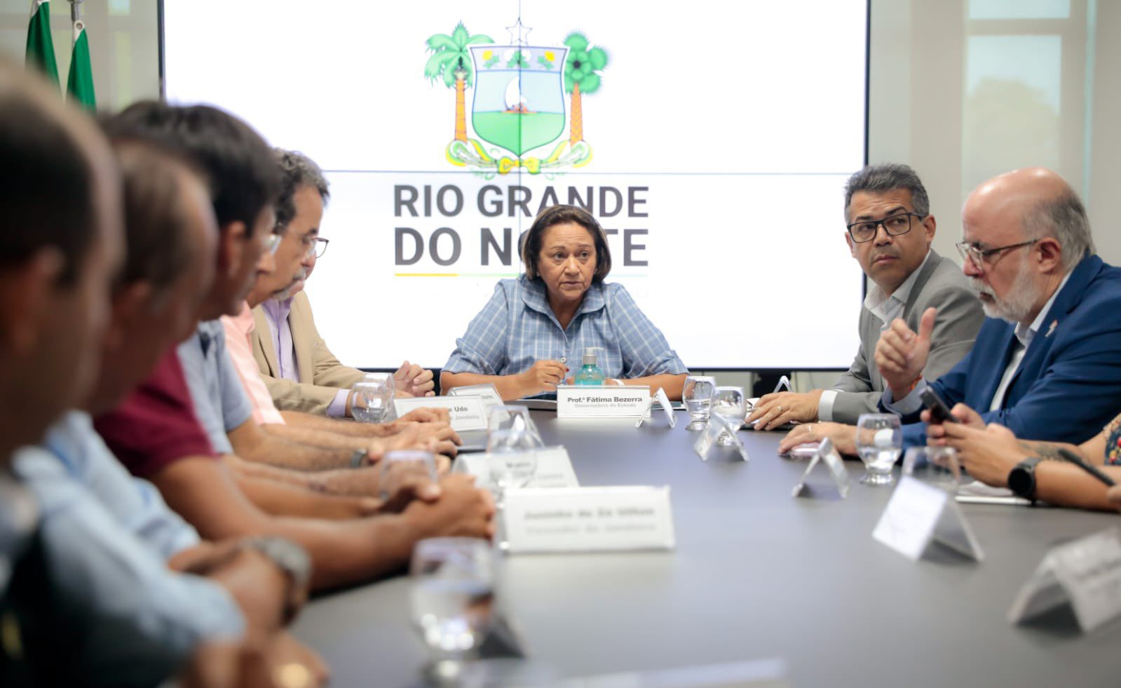 No momento, você está visualizando Governadora Fátima Bezerra recebe prefeito e comitiva de Jandaíra para discutir demandas do município