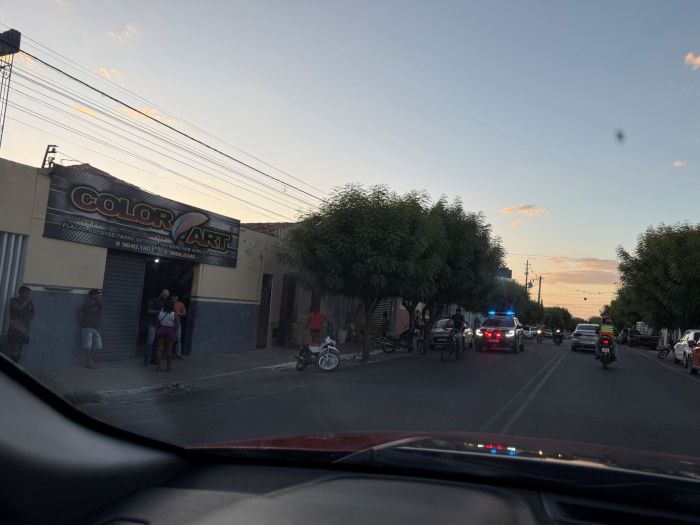No momento, você está visualizando Homem armado invade comércio no centro de Caicó e tenta contra vida de comerciário