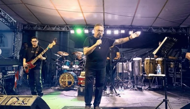 No momento, você está visualizando João Câmara: Padre Nunes realiza Show de Louvor nesta segunda-feira no Largo do Zezão