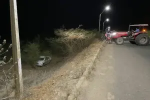 Leia mais sobre o artigo Motorista perde o controle do carro e despenca de barranco na RN-116 no Vale do Assú