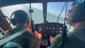 Leia mais sobre o artigo Bombeiros retomam buscas por marinheiro desaparecido na Praia do Forte