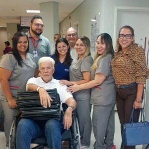 Leia mais sobre o artigo Ex-governador Fernando Freire volta a ser internado após nova queda