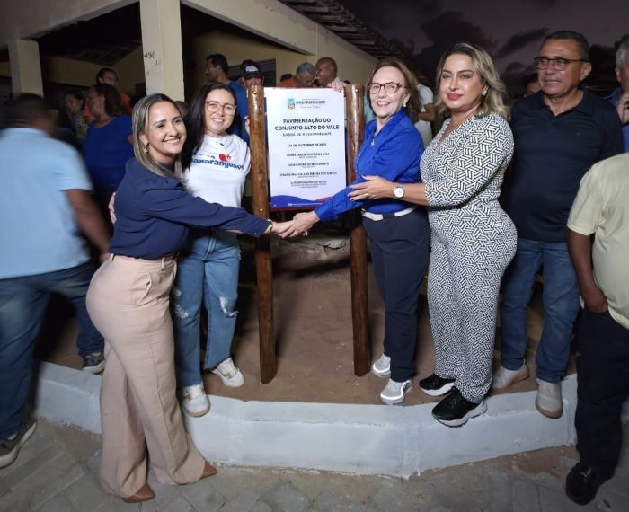 Leia mais sobre o artigo Senadora Zenaide Maia participa da inauguração de obra em Maxaranguape fruto de suas emendas