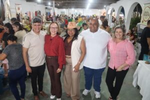 Leia mais sobre o artigo Senadora Zenaide Maia participa da 63ª Festa do Boi em Parnamirim e reforça parcerias políticas no RN