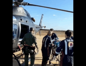 Leia mais sobre o artigo Equipe da CIOPAER abordo do helicóptero Potiguar 02 realiza transporte aeromédico de adolescente que caiu do 3° andar de shopping no interior do RN 