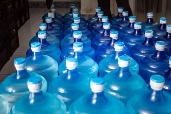 No momento, você está visualizando Água mineral terá aumento de preço no RN. Garrafão de 20 litros pode chegar a R$15