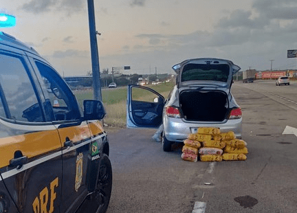 Leia mais sobre o artigo PRF prende três homens por furto em supermercado na BR-101, em São José de Mipibu/RN