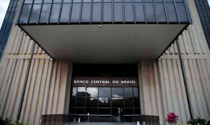 No momento, você está visualizando Mercado financeiro reduz para 4,72% previsão de inflação em 2025