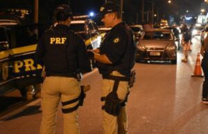 Leia mais sobre o artigo PRF detém condutor com teor alcoólico superior ao dobro do limite para prisão na BR-101 em Parnamirim/RN