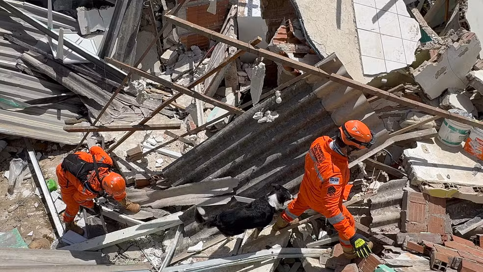 No momento, você está visualizando Explosão em Olinda atinge oito casas deixa dois mortos, nove feridos e uma idosa desaparecida