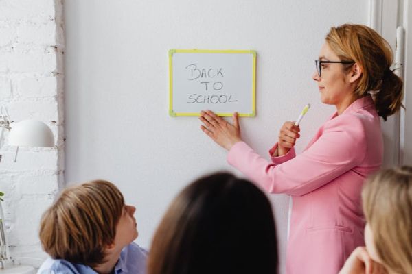 No momento, você está visualizando Justiça condena professora por improbidade administrativa e determina perda do cargo no RN