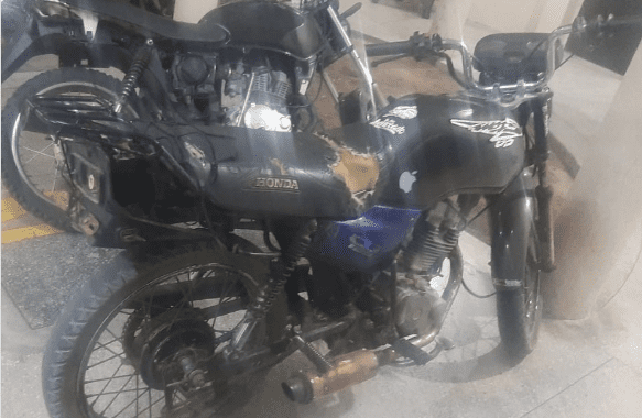 No momento, você está visualizando Motociclista preso com moto adulterada após tentar subornar a guarnição da PM