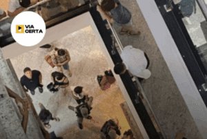 Leia mais sobre o artigo Jovem é resgatado após cair do terceiro piso de shopping em Pau dos Ferros, RN