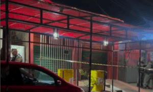 Leia mais sobre o artigo Homem é morto a tiros dentro de conveniência em Macaíba, na Grande Natal