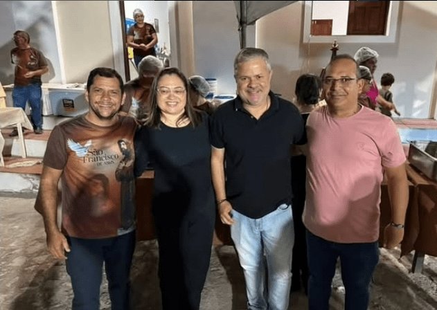 No momento, você está visualizando João Câmara: ex-prefeito de Ceará-Mirim Júlio César prestigia jantar de confraternização do padroeiro São Francisco
