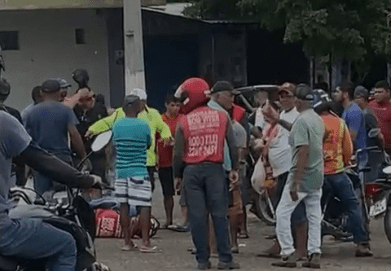 Leia mais sobre o artigo Motociclista fica ferido em acidente com carro em frente ao DER, em João Câmara
