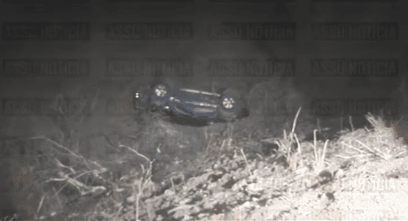 No momento, você está visualizando Caminhonete Hilux capota na estrada; ocupantes sofrem apenas ferimentos leves