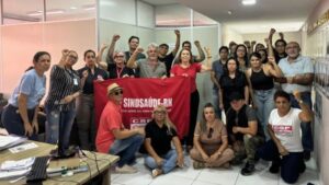 Leia mais sobre o artigo Servidores da área administrativa da saúde em greve ocupam prédio da Sesap em Natal