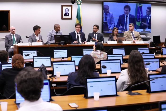 Leia mais sobre o artigo Deputado Robinson Faria questiona passagens aéreas abusivas em audiência que lotou plenário da Câmara dos Deputados