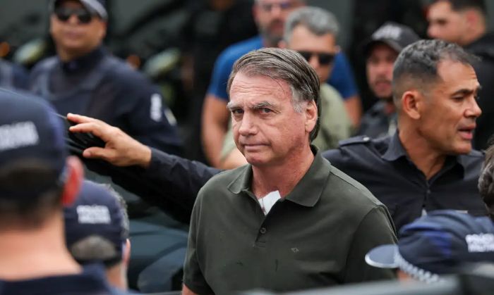 Leia mais sobre o artigo Prisão de Bolsonaro é mantida após audiência de custódia