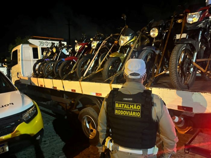 Leia mais sobre o artigo Batalhão Rodoviário/CPRE remove mais dez motocicletas barulhentas na zona norte de Natal