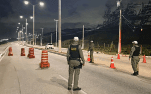 Leia mais sobre o artigo CPRE realiza prisão de homem após desobeder ordem de parada durante blitz