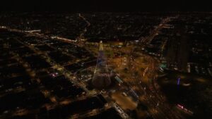 Leia mais sobre o artigo Árvore de Mirassol é oficialmente acesa, marcando o início da programação do Natal em Natal