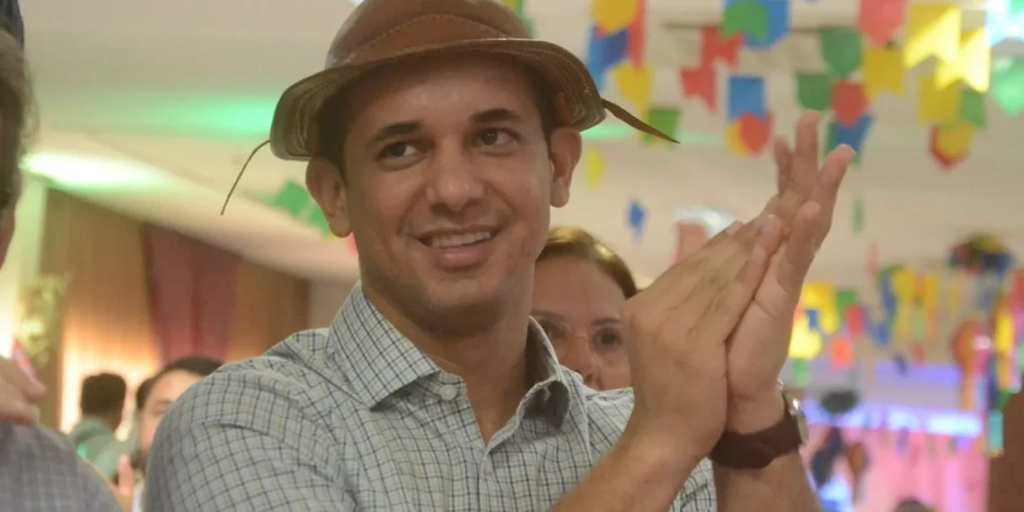 No momento, você está visualizando Allyson Bezerra mantém liderança e chega a 44% para o Governo do RN, aponta Exatus