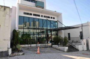 Leia mais sobre o artigo Conselho de Medicina aciona Justiça Federal diante de atrasos nos salários de médicos no RN