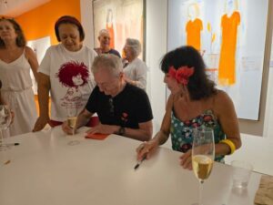 Leia mais sobre o artigo Lançamento do livro “Por Trás Daquele Olhar” é sucesso e lota Galeria Sol da Meia Noite em São Miguel do Gostoso