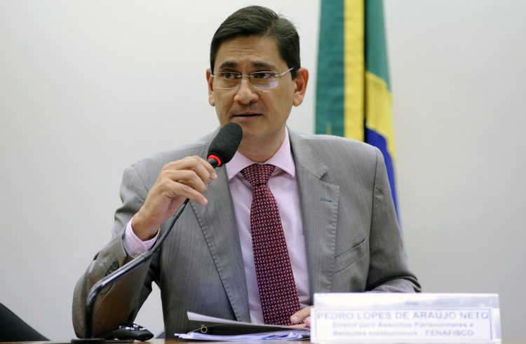 Leia mais sobre o artigo Secretário de Administração do Estado Pedro Lopes pede exoneração do cargo