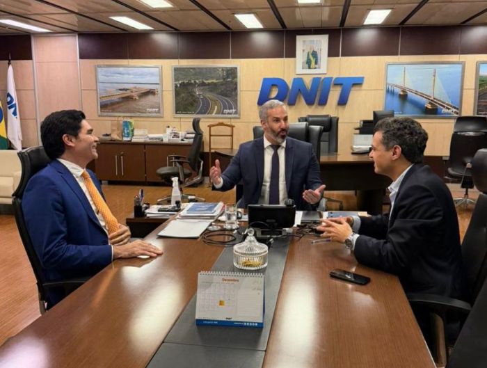 Leia mais sobre o artigo Em reunião com Walter Alves, diretor-geral do DNIT anuncia começo da duplicação da BR-304 para o início de 2026