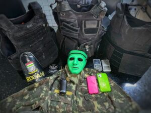 Leia mais sobre o artigo Homem é preso com coletes balísticos roubados e munição durante operação em Mãe Luiza, Natal