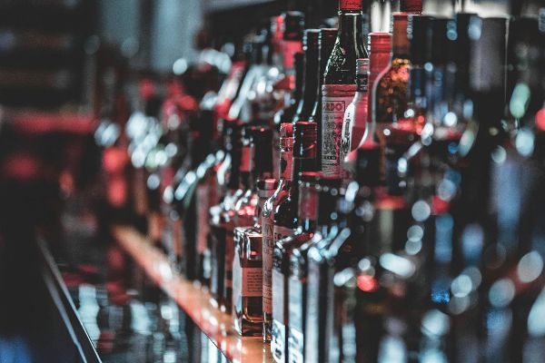 No momento, você está visualizando Homem que furtou garrafa de whisky é condenado a um ano de detenção