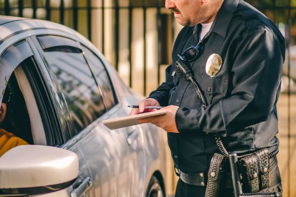 Leia mais sobre o artigo Justiça anula multas de trânsito emitidas com apenas um minuto de diferença em Natal