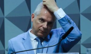 Leia mais sobre o artigo PF prende Alessandro Stefanutto, ex-presidente do INSS