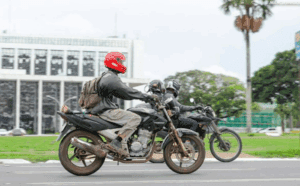 Leia mais sobre o artigo Mortes de motociclistas no trânsito aumentam 15 vezes em 20 anos. Jovens são maioria