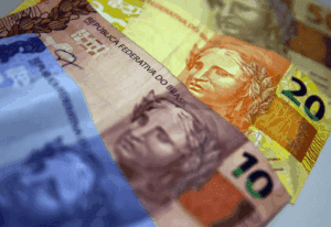 Leia mais sobre o artigo Estimativa do salário mínimo em 2026 cai para R$ 1.627